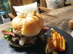 -HIGH FIVE哈福手工汉堡(桂林路店)