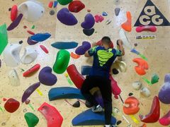 -问山MountQuest攀岩馆