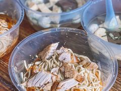 -松树干拌面店