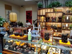 -灵彩珠宝(朗香街店)