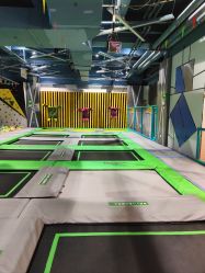 -反弹蹦床公园·亲子乐园·团建·派对(尚品奥莱店)