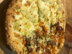 狂野披萨拼榴莲披萨-盘炉forenza·云贵川融合小食堂 ( 钟楼中柳巷店)