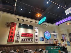 -何妹湿辣牛肉·粤式烧烤砂煲(桂雅路店)
