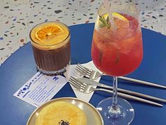 草莓黑加仑气泡水-FULL MOON满月咖啡