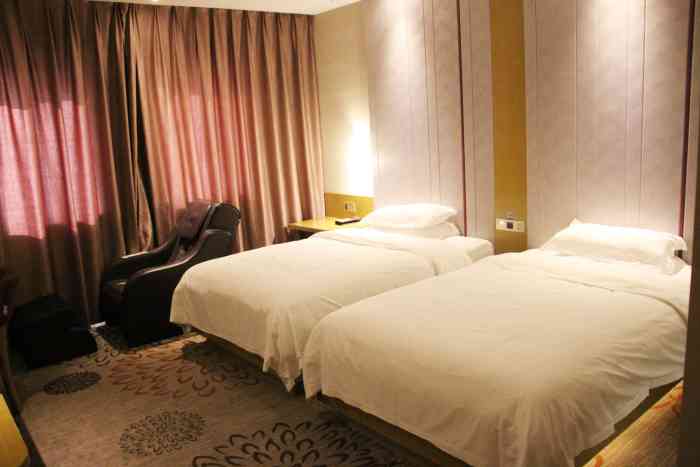 柏曼酒店(合肥大蜀山地铁站店)-"位置超棒!可以看到山景!停车很方便!