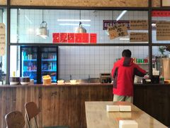 大堂-丽丽三鲜螺蛳粉(田林路店)