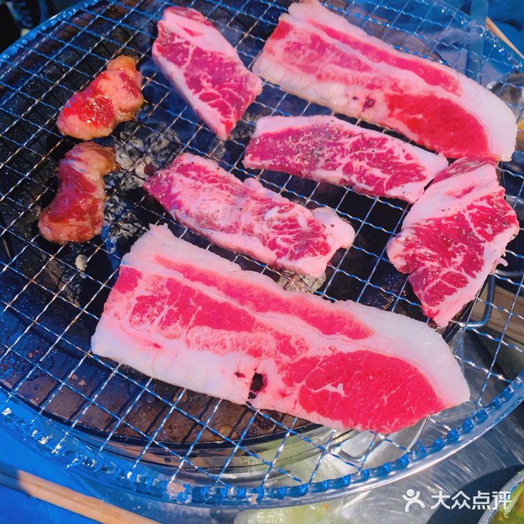 打卡最近爆火的山葵烤肉[调皮]