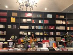 -钟书阁(松江泰晤士小镇店)