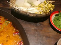 红锅-四小区火锅·巷子里的重庆火锅(花照壁店)
