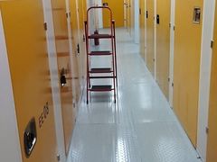 -安东易迷你自助仓储寄存仓库(顾戴路店)