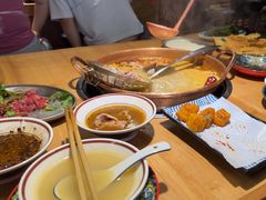 -洱火云南酸菜牛肉火锅(石景山当代商城店)