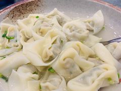 菜肉馄饨-侬佳蒸菜馆(听潮店)