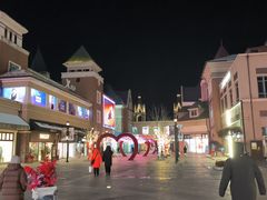 -王府井奥莱棋盘山小镇