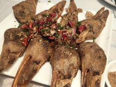香酥鸭头-怪怪龙虾·来自江苏盱眙(惊驾路店)