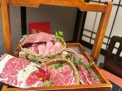 -山川小町·极番烧肉(新地假日广场店)