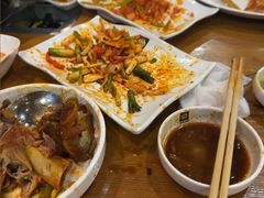 -喇喇排骨火锅·传统韩式脊骨汤(望京西园总店)