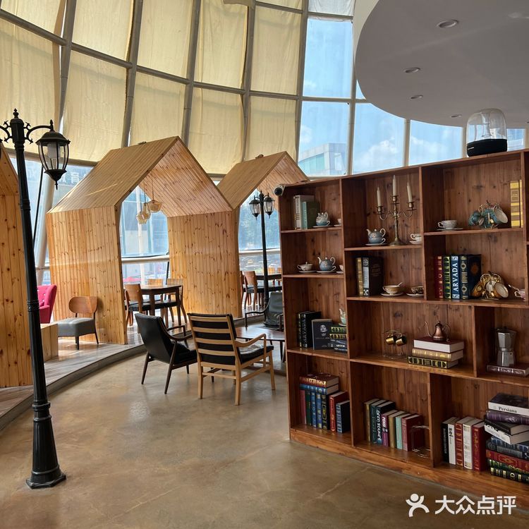 下次去必须把杏仁牛角包吃到！