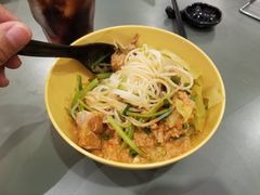 麻辣汁烤雞炸醬撈米缐-谭仔云南米线(粉岭车站路店)