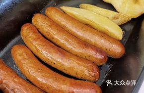 Black Pepper Chicken Cutlet and Grilled Sausage