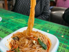 岐山擀面皮-令氏家外家周秦食府(高新店)