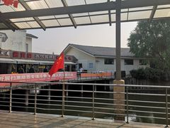 -平望服务区·停车场