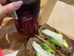 东魁杨梅美式-Tims天好咖啡·贝果(东方广场店)