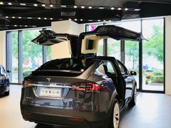 -TESLA 特斯拉(上海太古汇体验店)