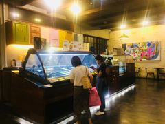 -莓园冰淇淋店