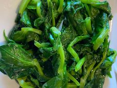 青炒豌豆尖-辣婆婆(航天桥店)