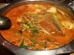 -野山舂·贵州现舂酸汤火锅(鸿通城店)