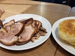 香酱热肘子-傅记酱肉
