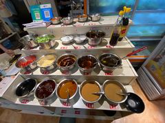 自助调料区-销魂美蛙鱼头火锅(上海首店)