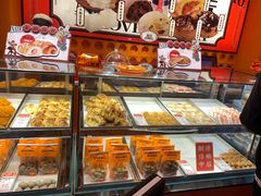 面包甜点陈列柜-嘉华鲜花饼·现烤(昆明老街店)