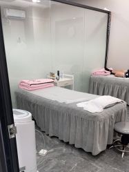 -苗方清颜专业祛痘·皮肤管理