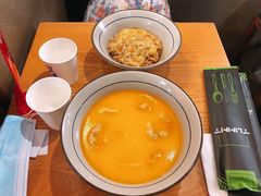 金汤黄鱼馄饨-蟹黄鱼·楼上面馆(外滩中央旗舰店)