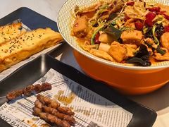 -嗨辣小聚·盘锦河蟹·海鲜烧烤龙虾(盘锦十年好店)