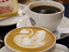 -LEO CAFE