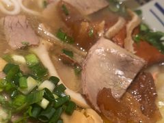 -鑫花溪牛肉米粉(东环大润发店)