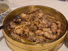 五指毛铜盘焗泉水鸡-围龙屋客家食府(福田店)