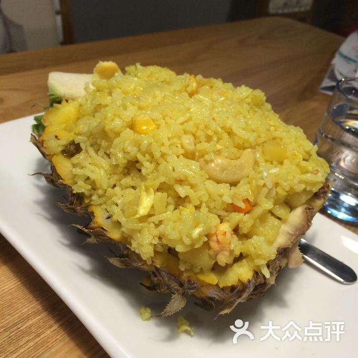 南洋悦色菠萝海鲜炒饭图片 