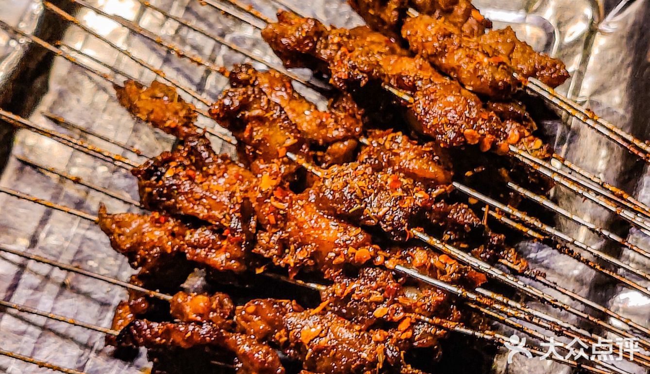 咱老陕最爱的刚刚烤肉，一元一串太良心~