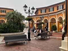 -佛罗伦萨小镇广佛名品奥特莱斯(疏港路店)