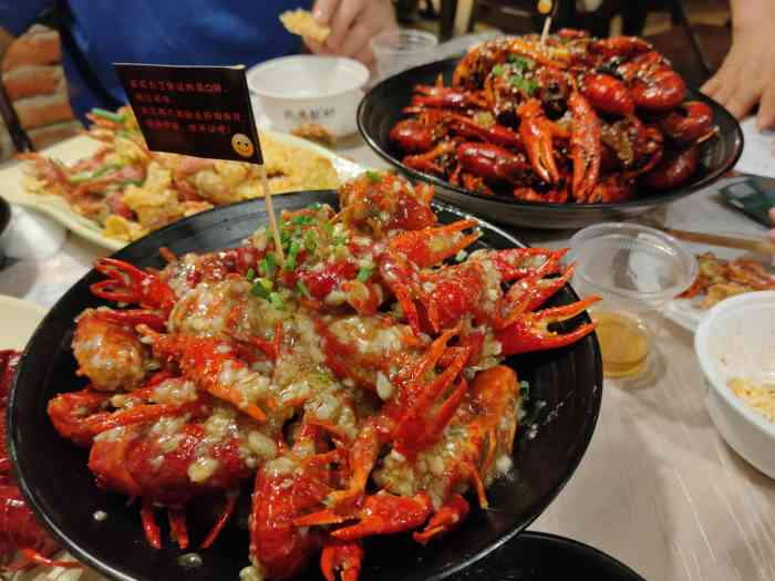 巴厘龙虾(沙湖店)-"说实话服务态度不错 虾也很美味 酒有点醉.