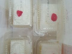 -红宝石·鲜奶小方·海派西点房(南丹店)