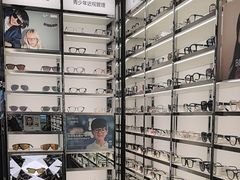 -LensCrafters亮视点·OAKLEY精选(静安嘉里中心店)