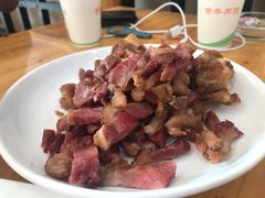 咸酥蹄髈-黄牛肉馆·皖南土菜