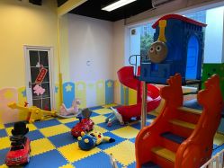 -欢乐悠游婴儿游泳(金碧花园店)