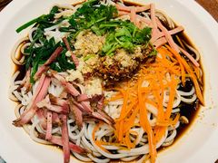 老滇凉米线-老滇山寨•云南特色菜•地方菜•民族风情歌舞表演(金碧店)