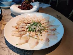 薄切鲜鱼片-穹六人间 people 6(岳阳路店)