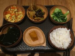-一两饭川味素食餐厅